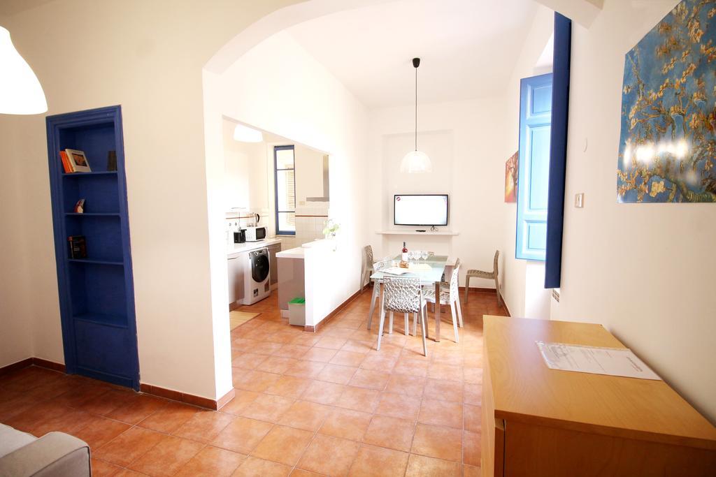 Colosseum Super Family Apartment Roma Esterno foto