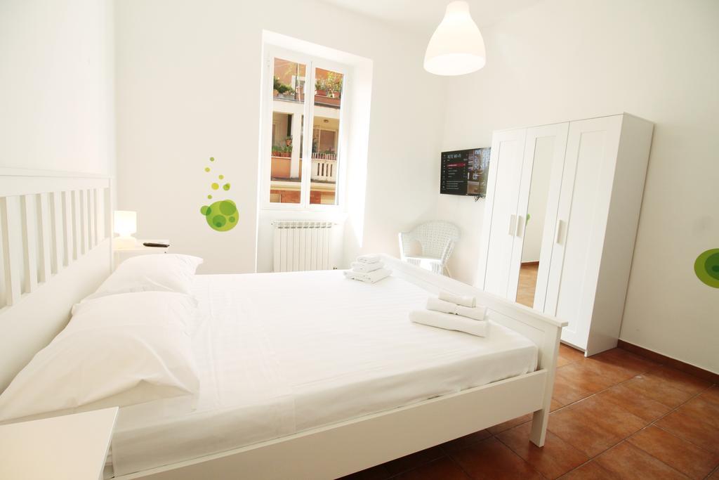 Colosseum Super Family Apartment Roma Esterno foto