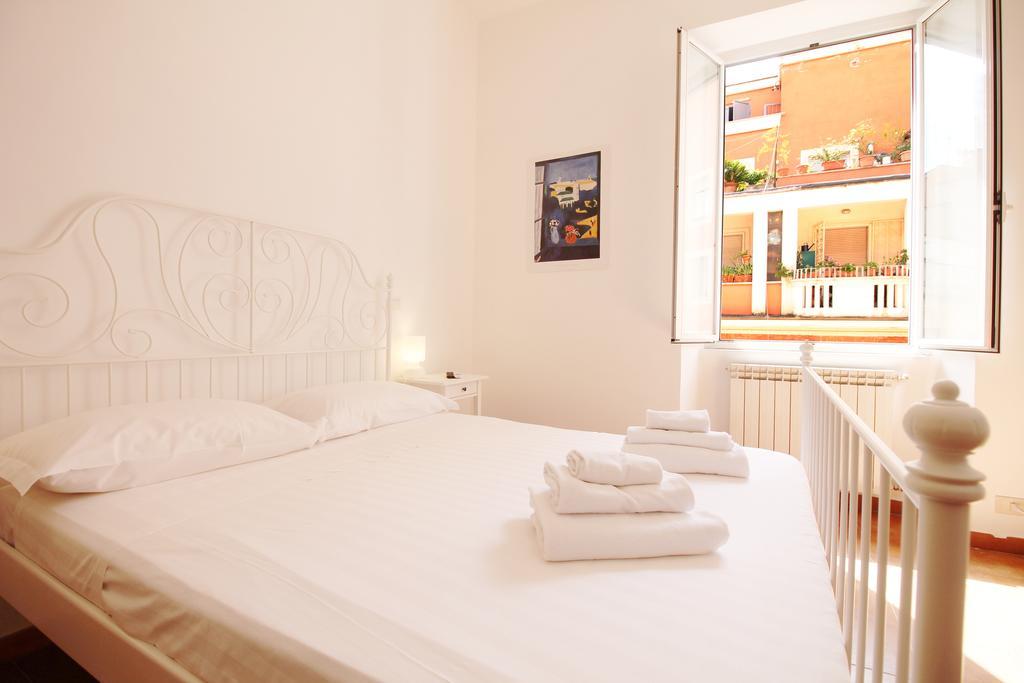 Colosseum Super Family Apartment Roma Esterno foto
