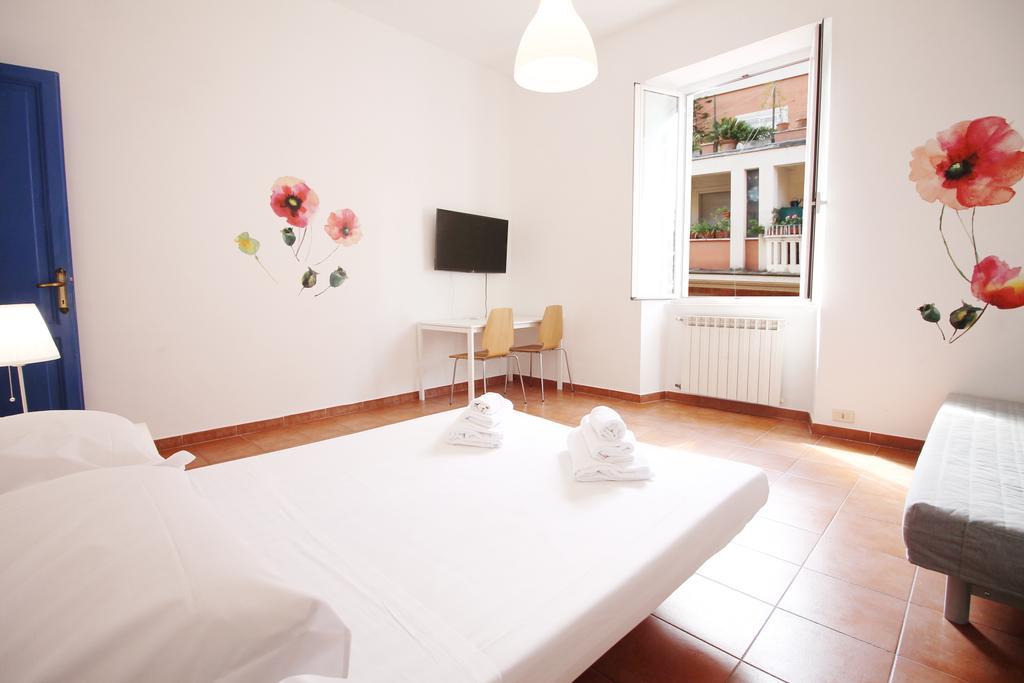 Colosseum Super Family Apartment Roma Esterno foto